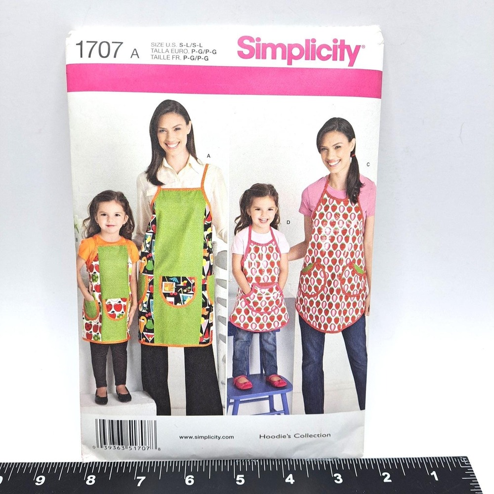 Simplicity 1707 Apron Sewing Pattern Vintage Style retro homemaker cottagecore